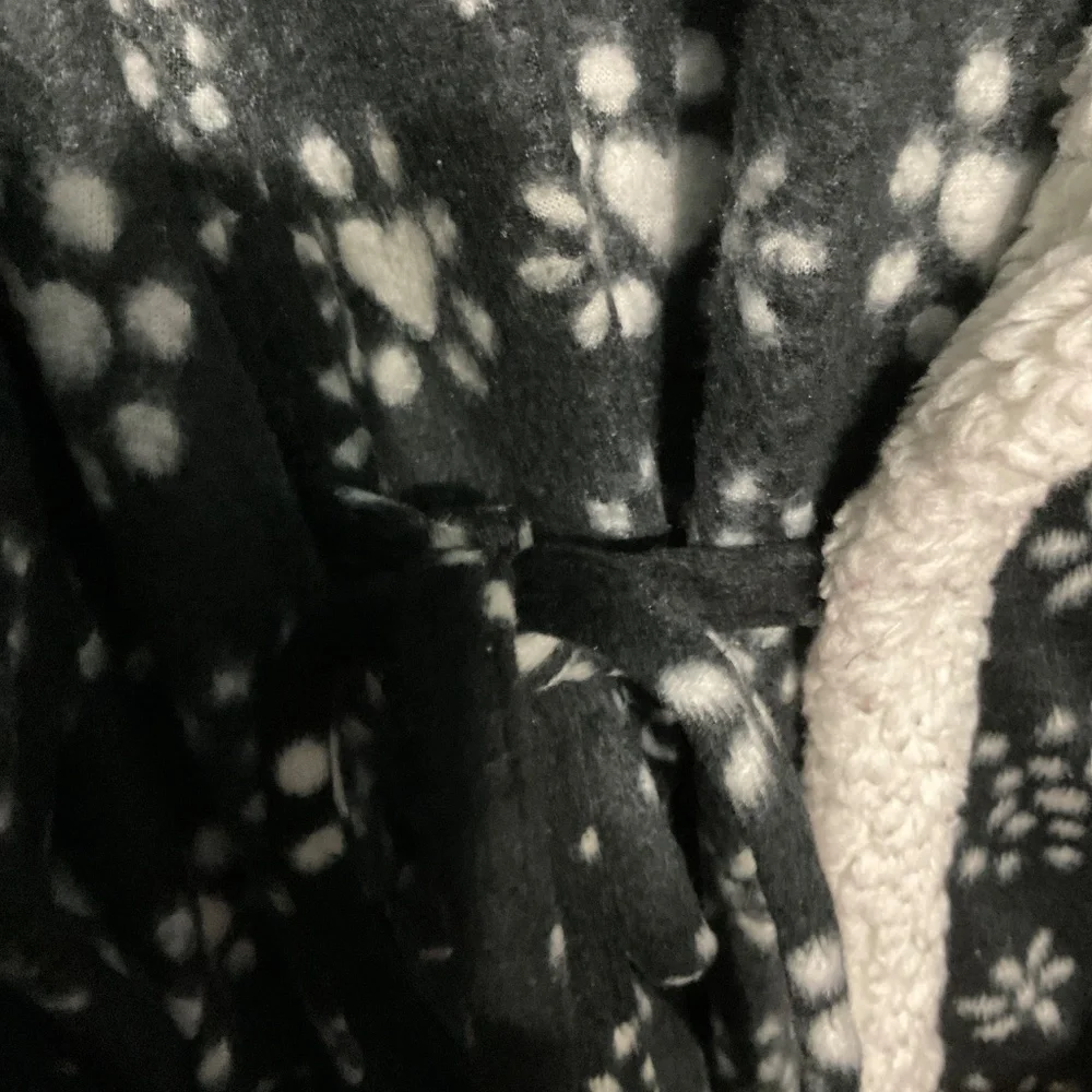 Hooded long sleeve robe with pockets XL.  W32 - Picture 4 of 5
